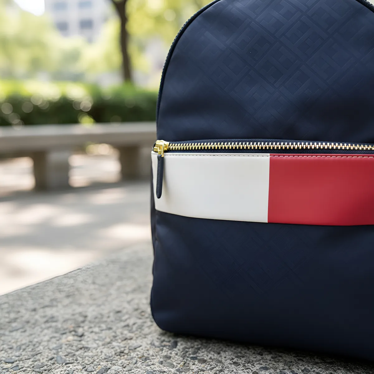 Mochila Tommy Hilfiger 36x30 cm Azul Listrada Original - Image 2