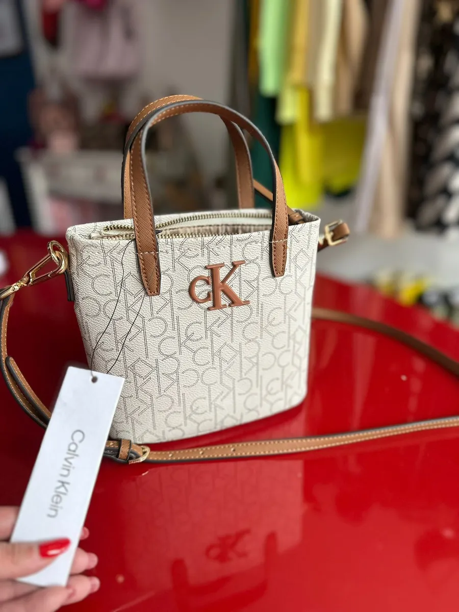 Bolsa Calvin Klein Feminina Mão e Transversal Moderna Original - Image 3